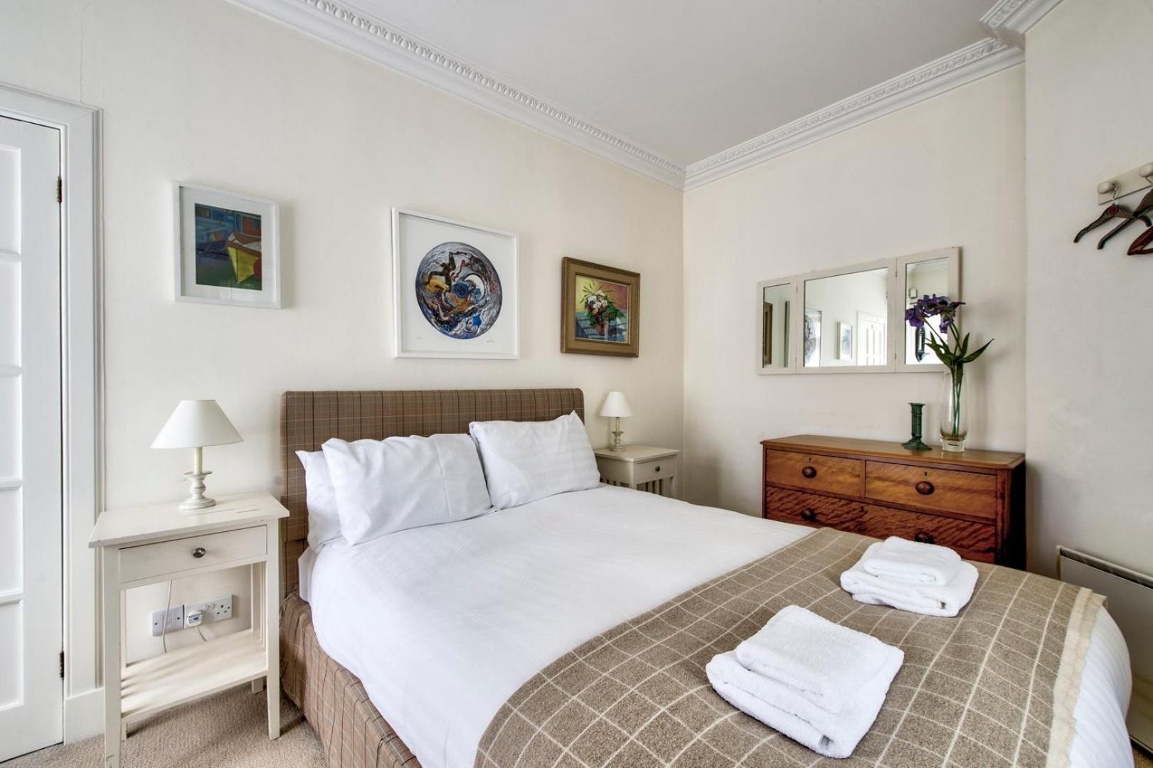 אדינבורו Guestready - Classic Charm Near Holyrood Park מראה חיצוני תמונה