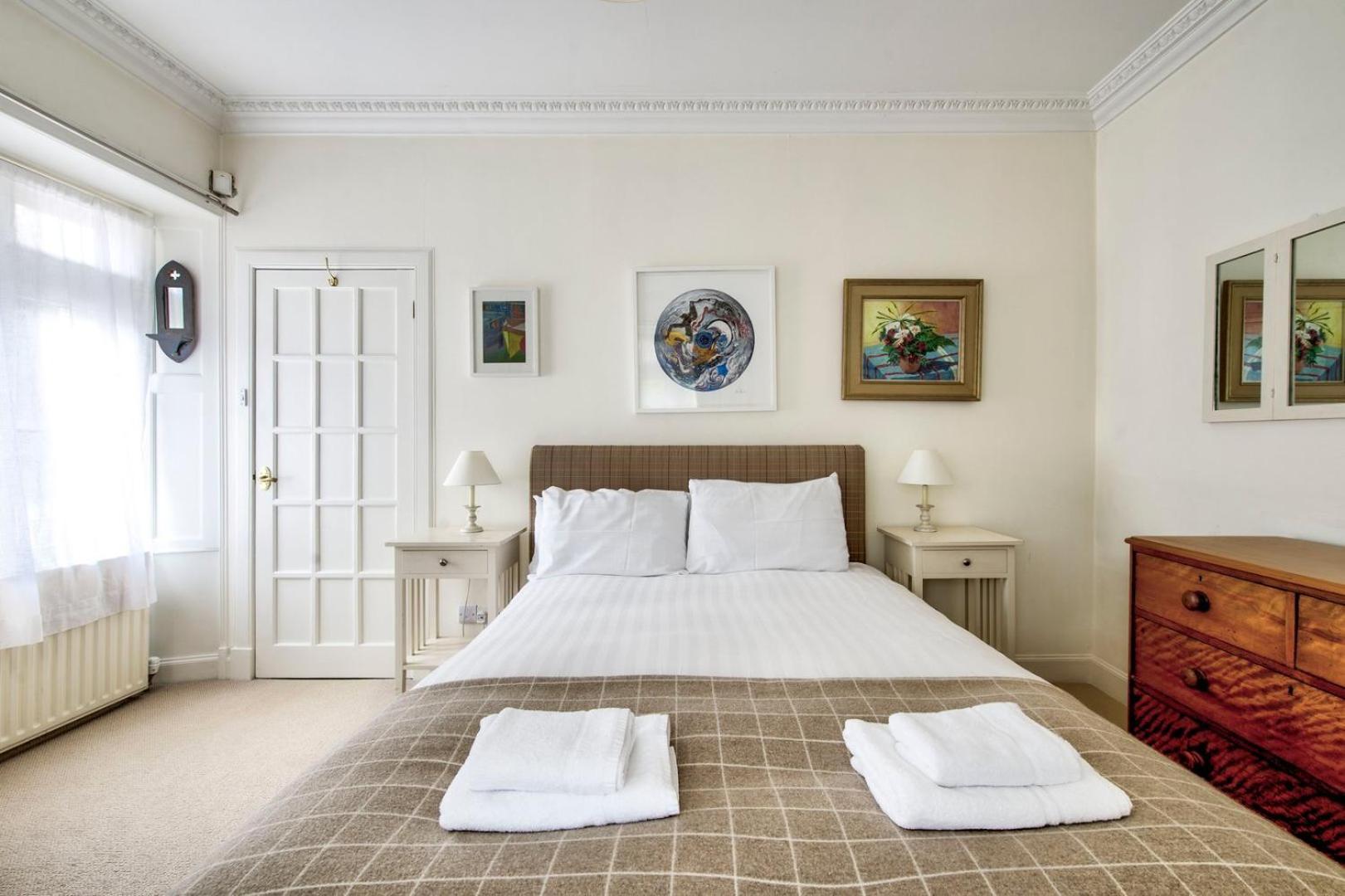 אדינבורו Guestready - Classic Charm Near Holyrood Park מראה חיצוני תמונה