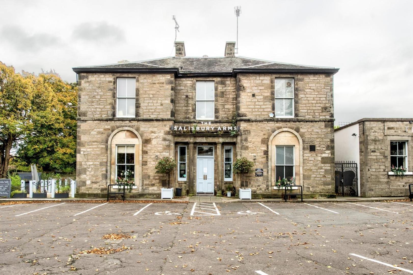 אדינבורו Guestready - Classic Charm Near Holyrood Park מראה חיצוני תמונה